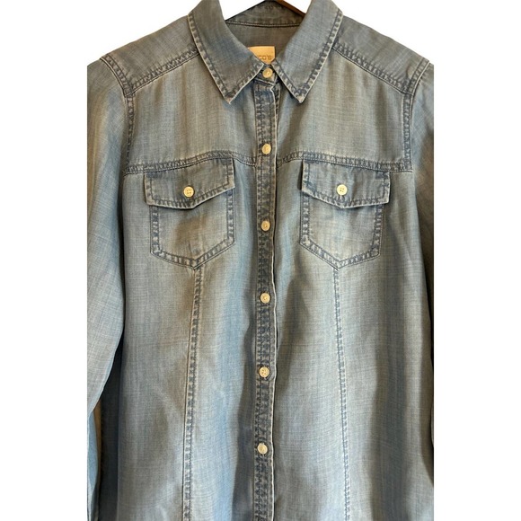 Chico’s Women’s Size 0 US/Small Blue Chambray Button Up Shirt - Picture 4 of 7